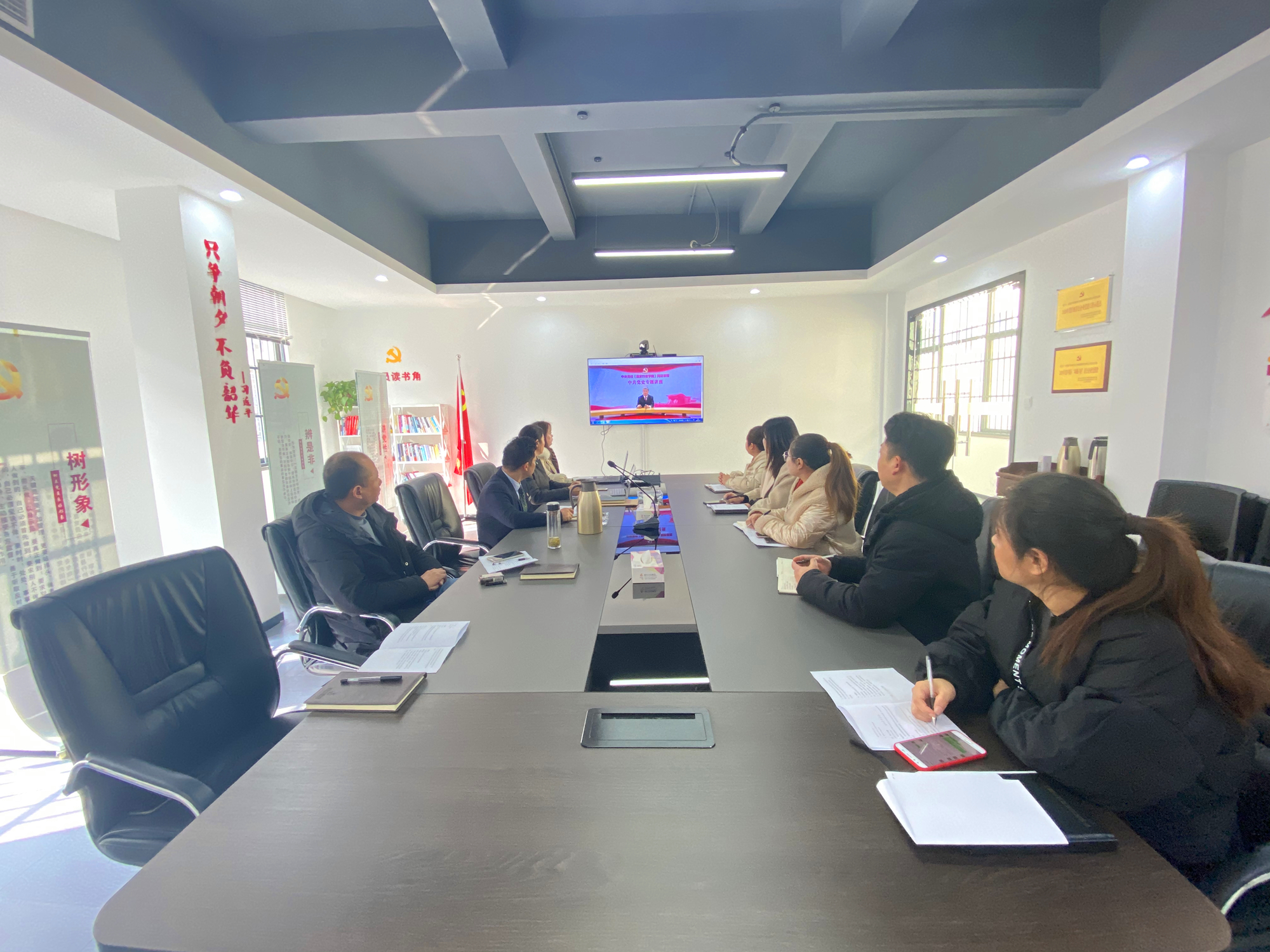 学党史 悟思想——庐阳尊龙凯时文创园党支部组织开展党史学习教育活动