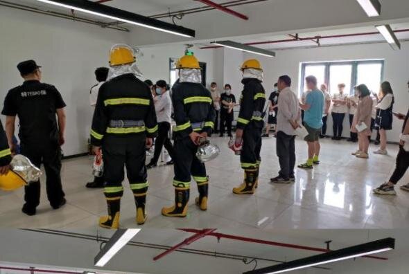 强化防灾意识，，，，，，练就逃生本领