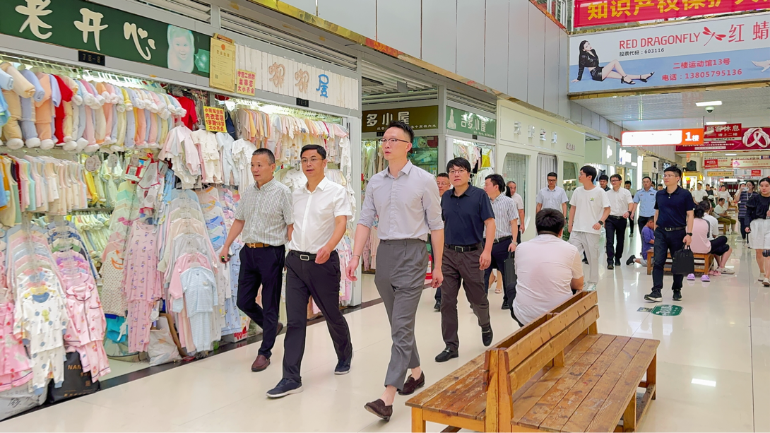 绷紧“安全弦”，，，，，，，把好“节前关”！拱墅区区领导莅临钱江商城开展节前安全生产检查