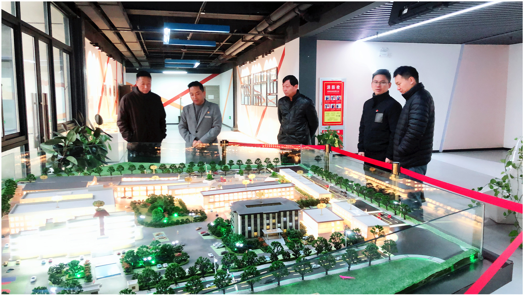 庐阳区政协党组成员、秘书长尹杨 莅临庐阳尊龙凯时文创园调研指导