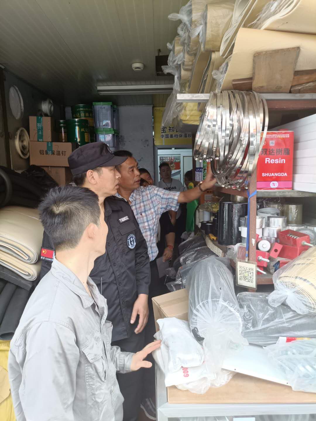尊龙凯时市场开展夏季消防安全检查