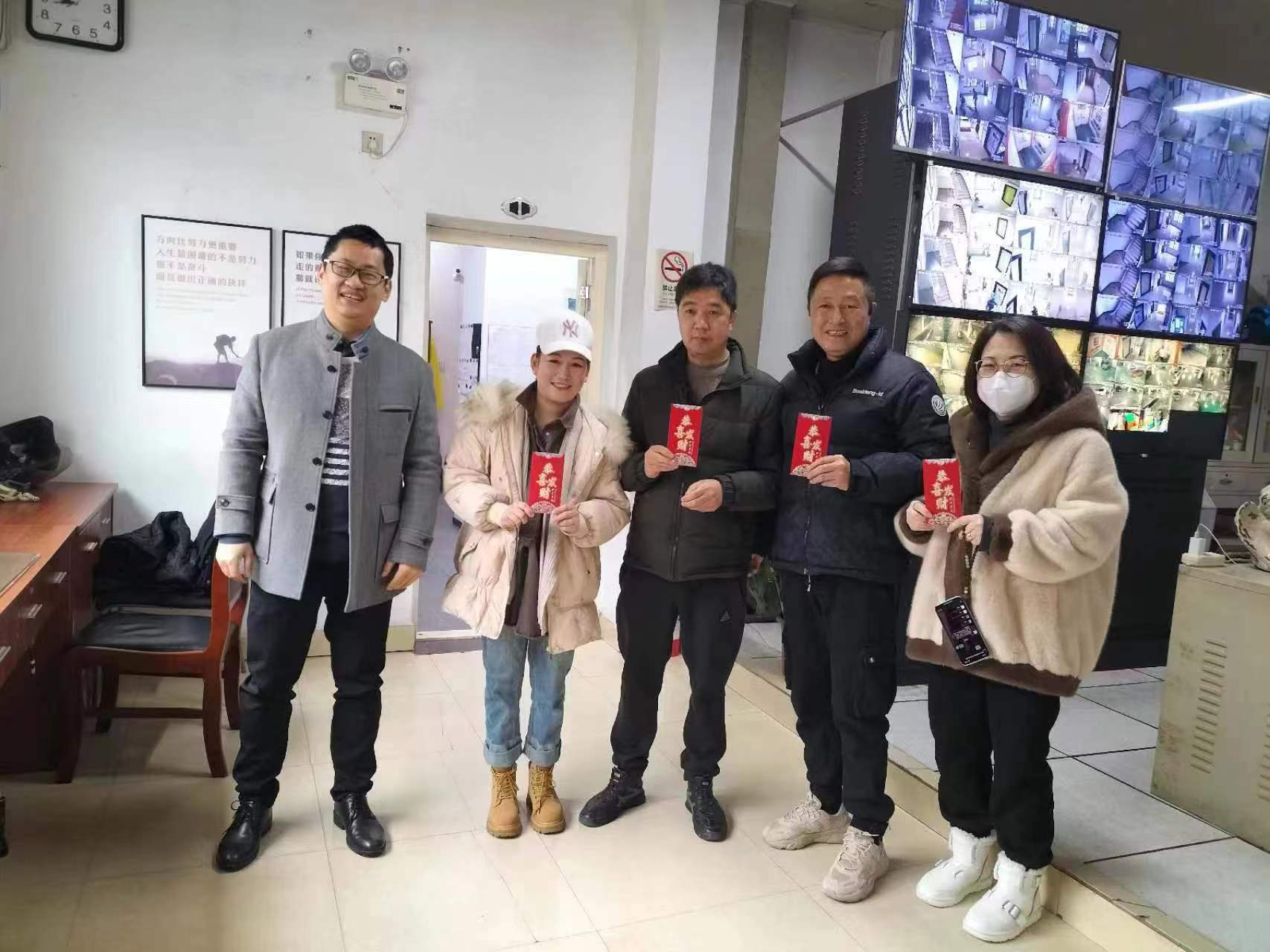 开工赠利是，，，，，，，新春迎福祉——集团派发开工福利
