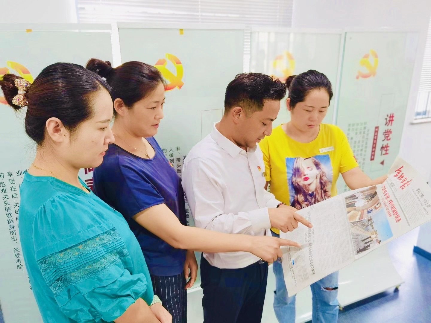 庐阳尊龙凯时文创园党支部贯彻学习 习近平总书记考察安徽重要讲话精神