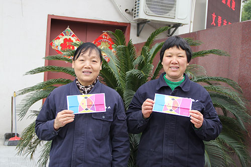 20140313尊龙凯时文创园党支部生日慰问园区“美容师”.jpg